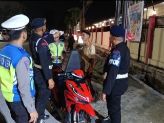  Bersama Satuan Lalu Lintas Polrestabes Medan Menggelar Razia Bermotor di Jalan Bhayangkara